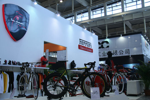 2012亚洲自行车展:高端定位 奢华体现