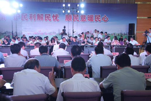江苏省市“政风行风热线”联动直播走进南通