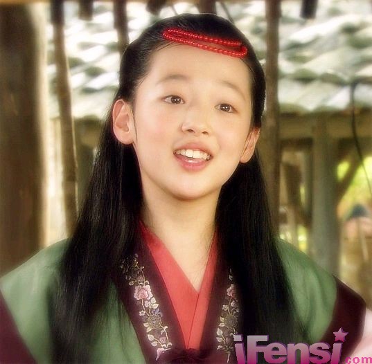 崔雪莉昔日童星已成人