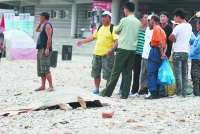 大连星海公园浴场发生意外事故 男子深海溺亡