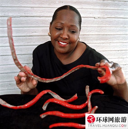 看世界上最长的指甲长啥样