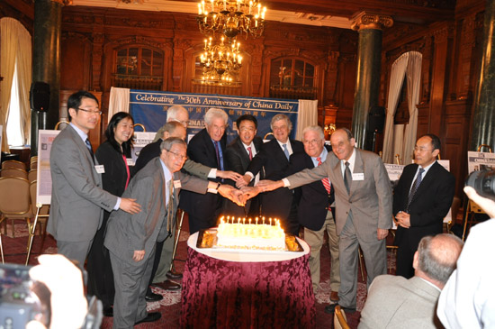 黎星在纪念中国日报创刊30周年庆祝活动上