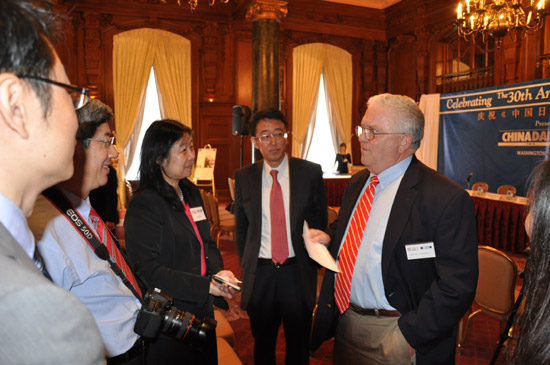 黎星在纪念中国日报创刊30周年庆祝活动上