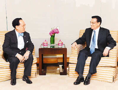 李克强会见香港特区行政长官曾荫权