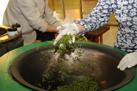 春迎茶香 “沈阳商贸饭店第七届炒茶节”开幕