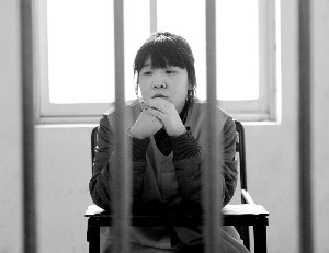 女子驾奔驰撞死初中生 监控录像集体“失灵”