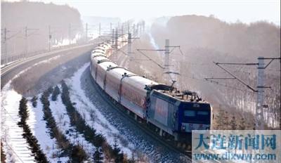 大连机车94台和谐3C型电力机车集中交付-+中