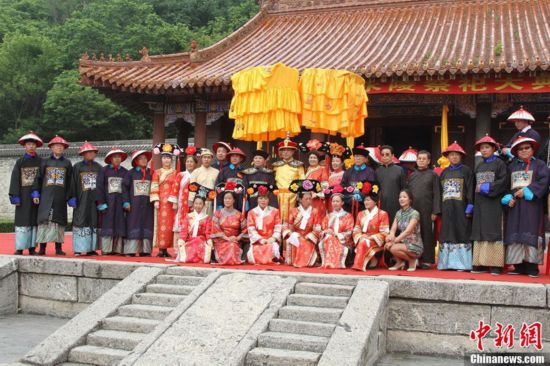 满族皇室后裔聚首辽宁清永陵溯源祭祖[5]- 中国在线