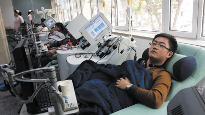 “择日”献血成年轻人时尚 90后获国家无偿奉献奖
