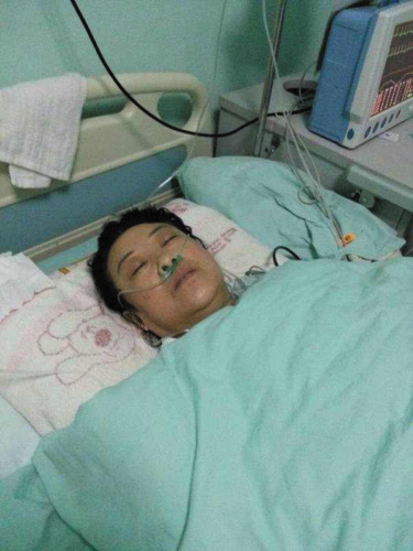 母亲患白血病 父亲海上“失联”24岁女儿为救母亲四处奔波