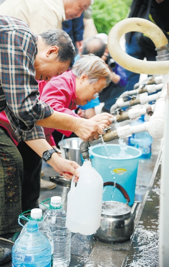 沈阳：“锅碗瓢盆”应对大停水