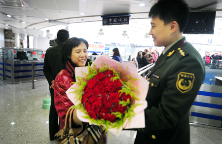 沈阳桃仙国际机场出入境旅客首破百万人次大关