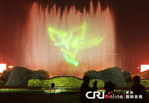 北京天安门广场首现“激光水幕夜景”
