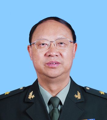 云南第九届省委13名常委简历