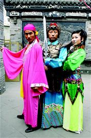 成都草根剧组开拍山寨《三枪》玩寂寞