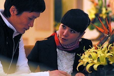 四川籍第一网络美女爆红网络 疑为豪宅炒作(图)