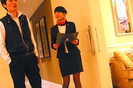 四川籍第一网络美女爆红网络 疑为豪宅炒作(图)