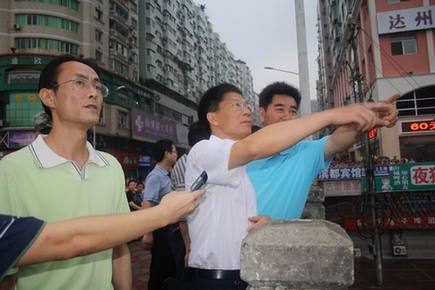 钟勉:妥善安置受灾群众 迅速展开灾后自救