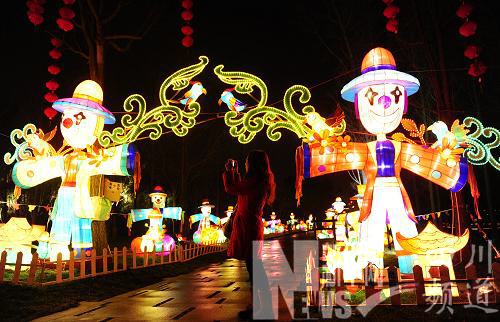 成都：金沙文化主题彩灯迎新年
