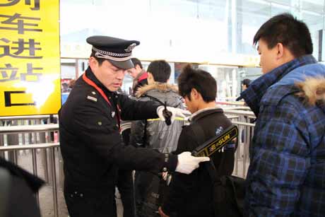 铁警情暖节日归家路(图)