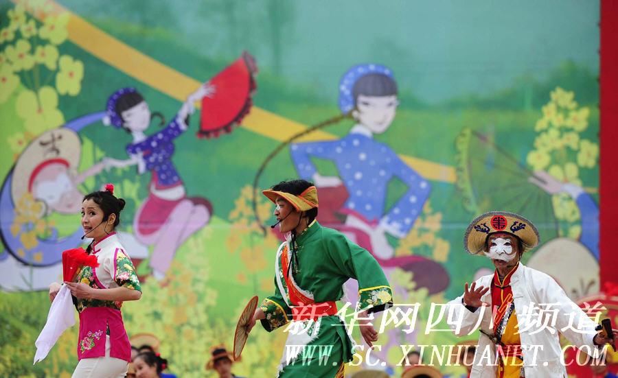 拥有2000多年历史的芦山花灯
