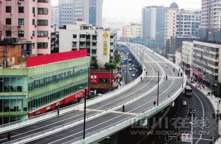 2.9亿同时建成都一环路三跨线桥 省出8个月通畅时间
