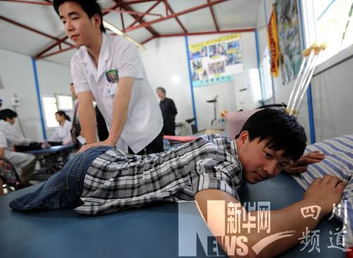 地震伤残学生代国宏：双手划出新人生