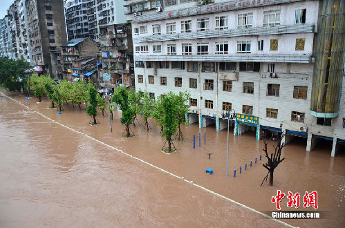 四川达州遭暴雨袭击 洪水漫城