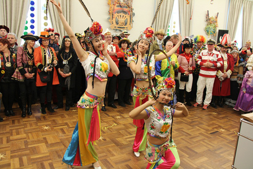 成都民俗文化添彩波恩狂欢节