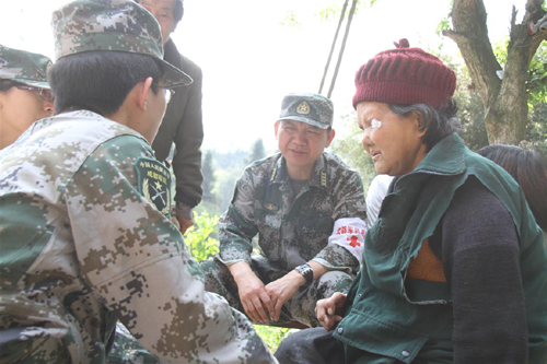 “四朵金花”地震灾区暖人心