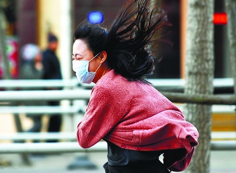 青岛城气温骤降大风惹祸：面瘫患者比平时增加1/3