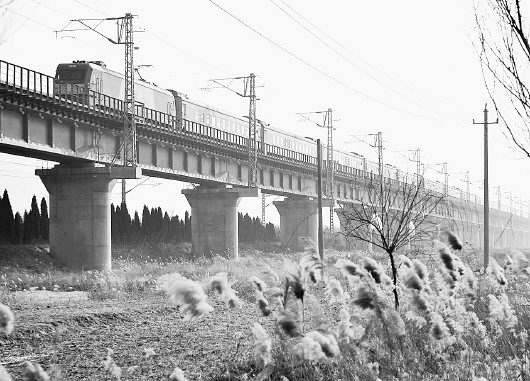 鲁南四市将迎城际铁路 瓦日铁路建成通车