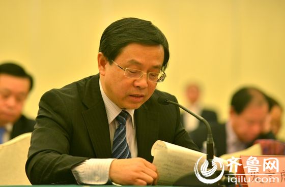 代表梅永红：赋予地方立法权 让公民参与法律制定