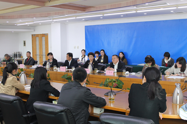 青岛崂山区举办“凝聚青春力量，共筑中国梦”各界青年座谈会