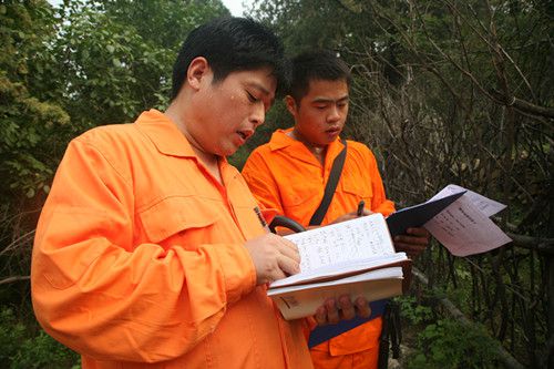 泰山电力人大山上踏出了“第五条登山路”