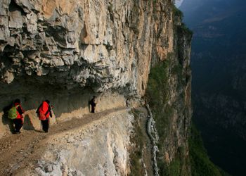 一辽宁籍渔船与韩国籍货轮在渤海海峡碰撞后沉