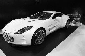 上海车展天价豪车遭哄抢 4700万限购车遭秒杀