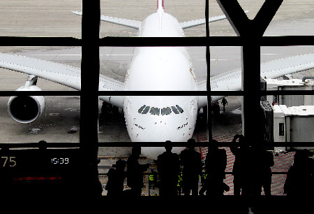 上海迎来首个A380定期航班