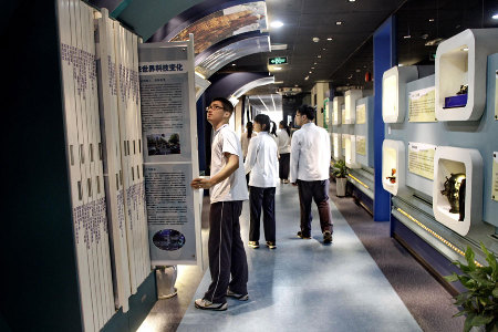 校园里有了“科学探索隧道”