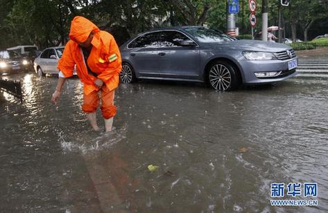 暴雨突袭上海