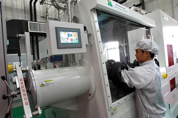 “中国造”LED芯片生产关键设备在沪下线