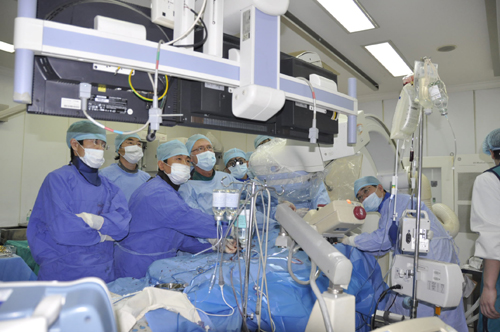 瑞金医院成功为92岁老人实施经导管主动脉瓣
