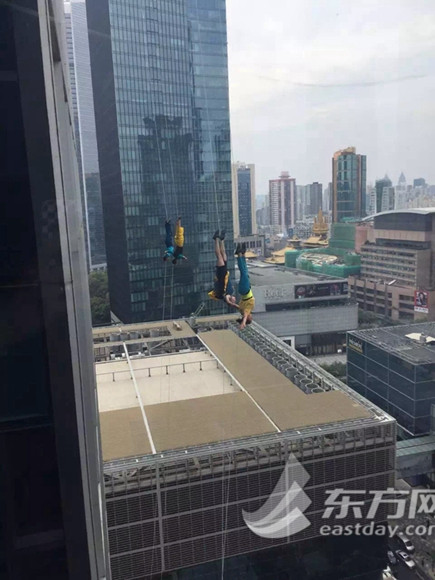 高空舞蹈团“空中芭蕾”盛放云端 “艺术天空”点亮艺术节