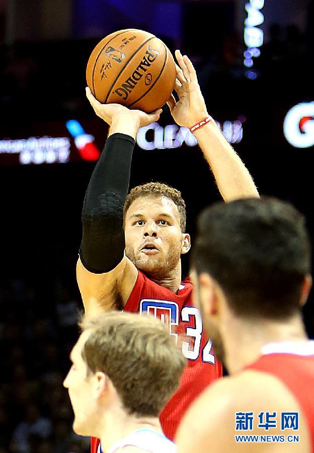 NBA中国赛：夏洛特黄蜂以113比71战胜洛杉矶快船
