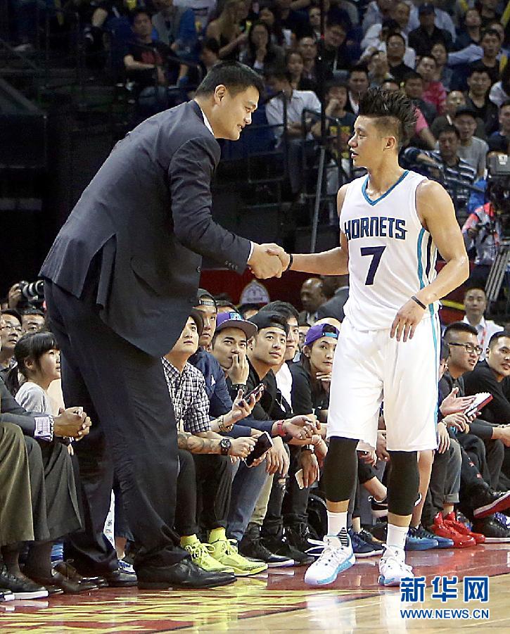 NBA中国赛：夏洛特黄蜂以113比71战胜洛杉矶快船