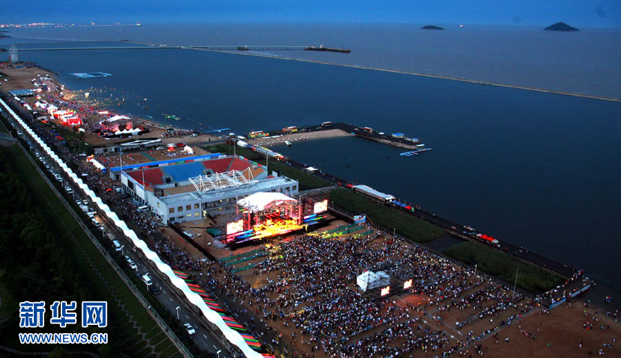 2011首届星尚99热波(沙滩)音乐节在上海金山沙