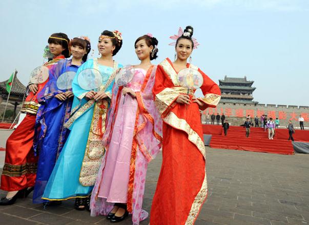 山西平遥国际摄影展:佳人丽影展芳华(组图)