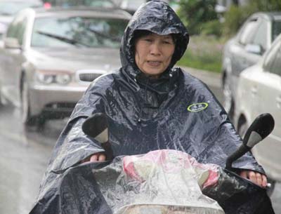 台风凡亚比携风带雨 刮走福建6.5亿无伤亡