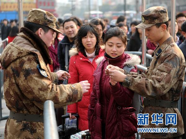 “三大难题”考验春运 近29亿人次能不能“走得动”