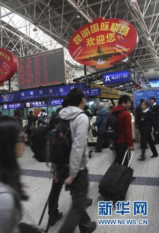 全国陆海空迎战返程客流高峰